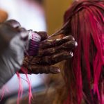 Peut-on faire une couleur après un lissage brésilien ?