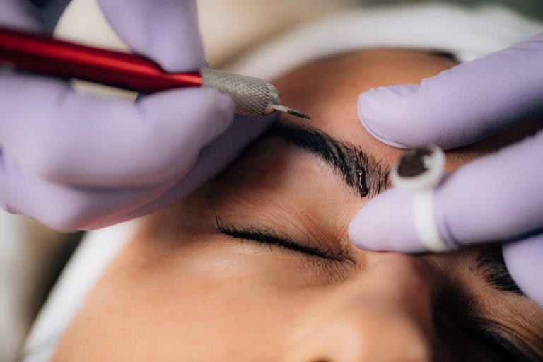 Microblading qui s'efface au bout d'une semaine : ce qui m'est arrivé et ce que j'ai appris