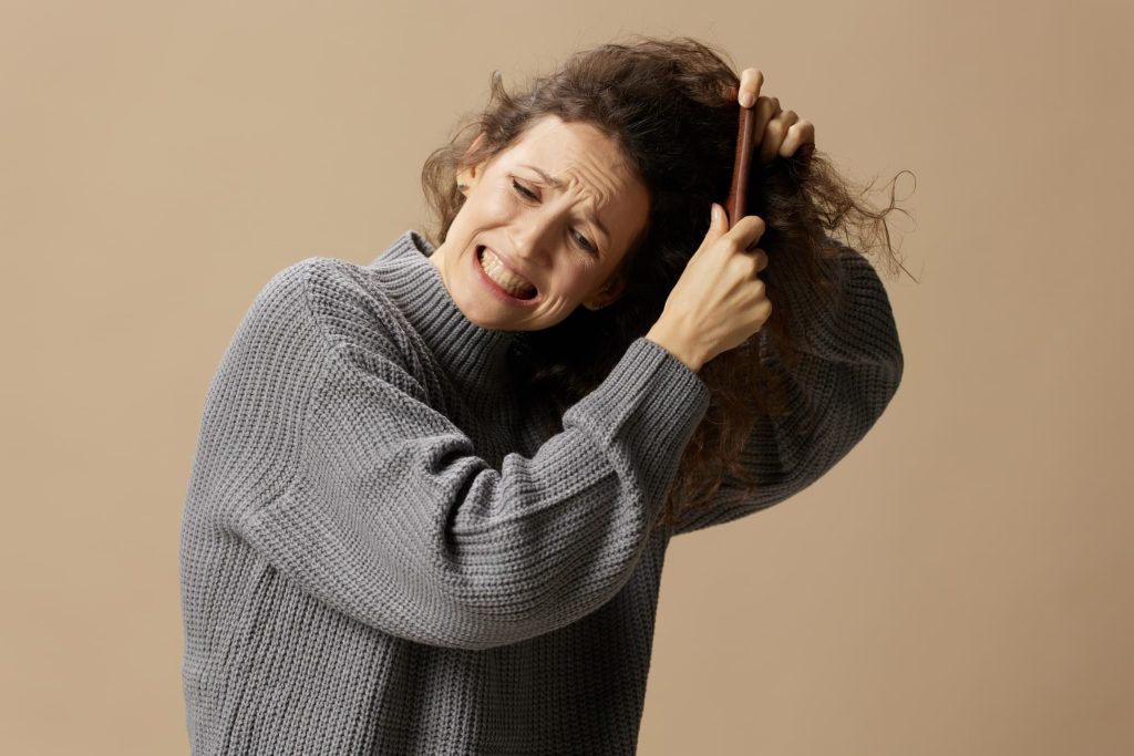 J'ai un énorme nœud dans les cheveux 