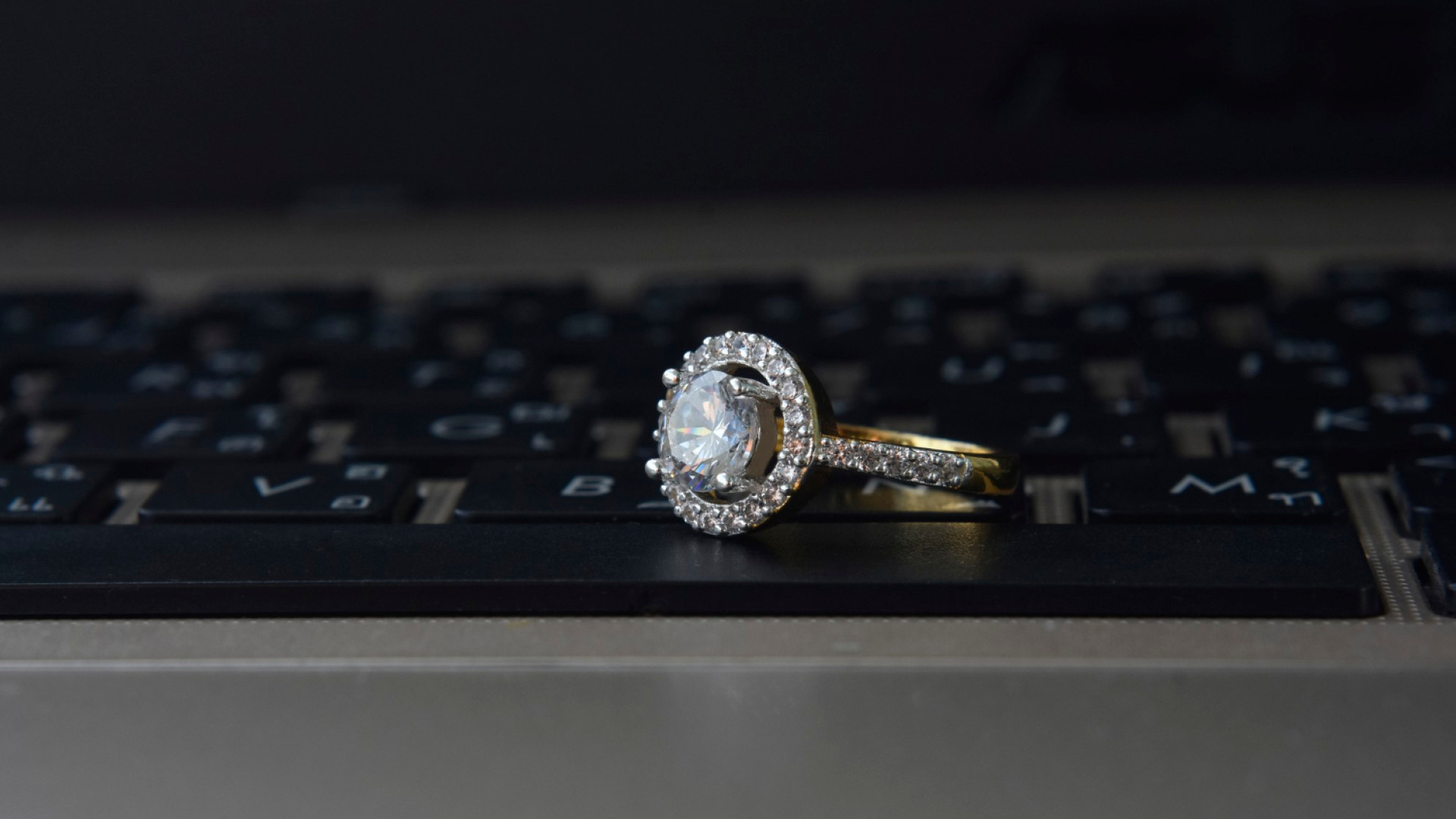 Comment acheter des bijoux de qualité à petit prix pendant le Black Friday ?